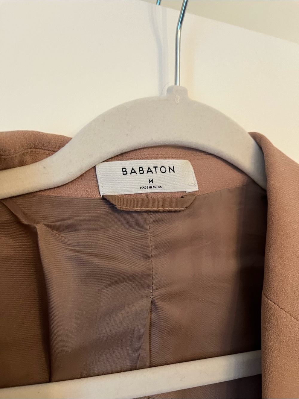 Aritzia Babaton Relaxed Blazer in Tan (Medium) - Picture 3 of 8